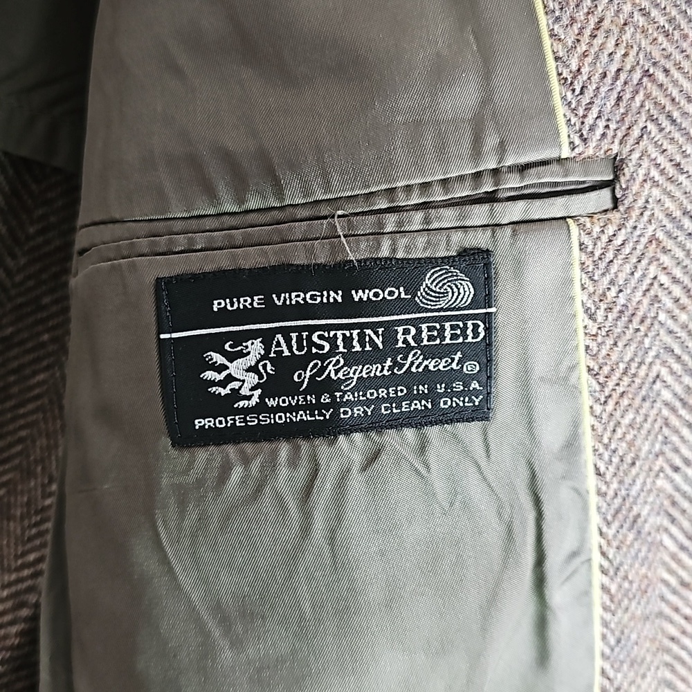 Austin Reed Blazer. - Picture 7 of 12